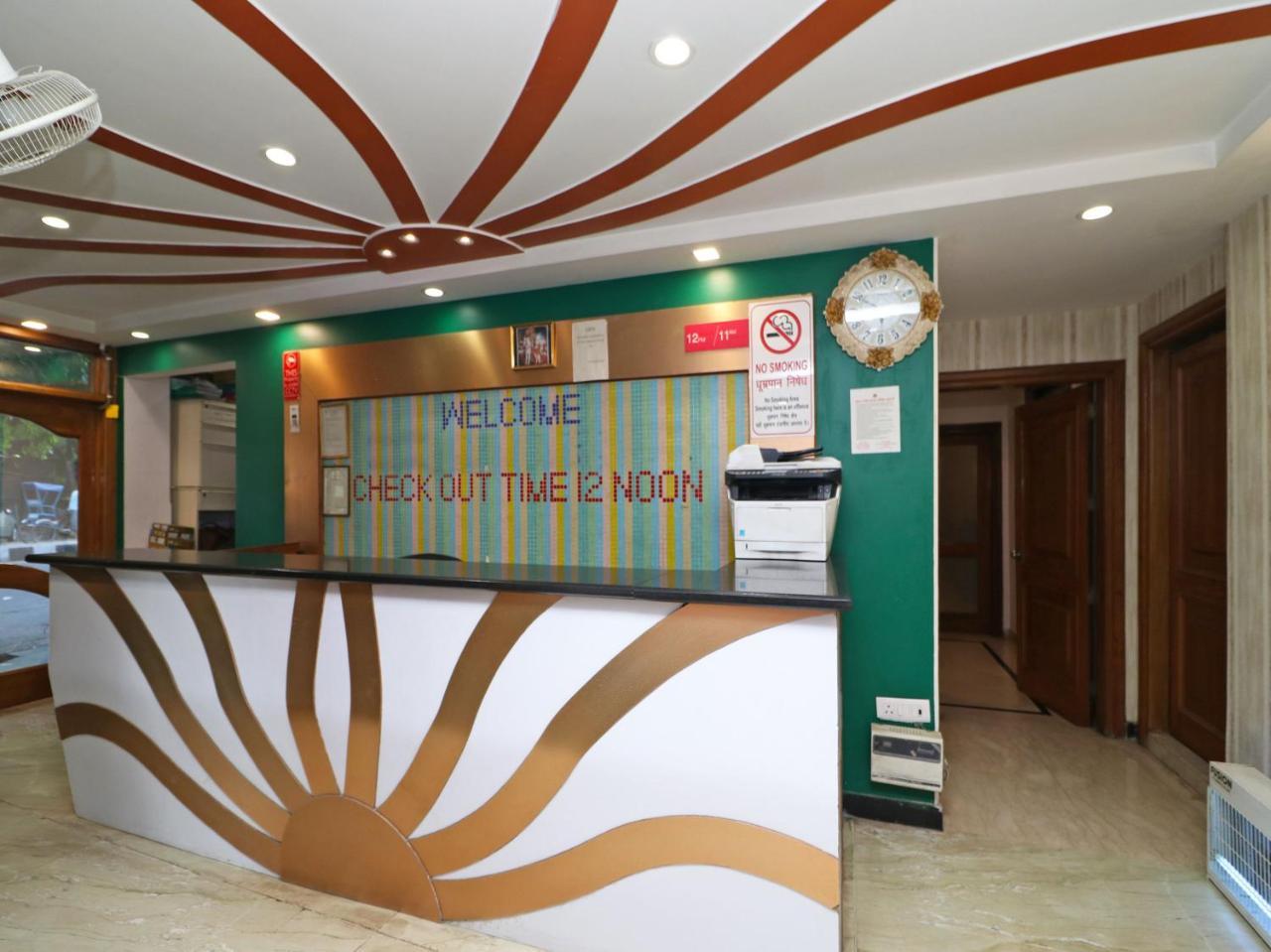 Oyo 2705 Hotel Preet Palace New Delhi Eksteriør bilde