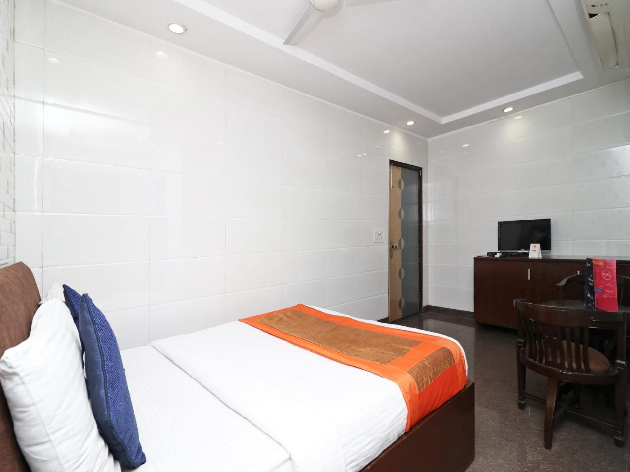 Oyo 2705 Hotel Preet Palace New Delhi Eksteriør bilde
