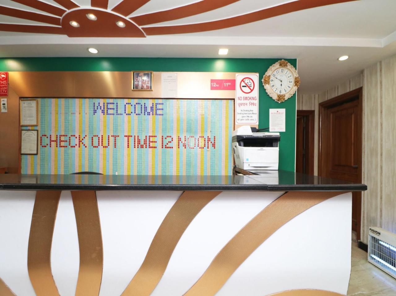 Oyo 2705 Hotel Preet Palace New Delhi Eksteriør bilde