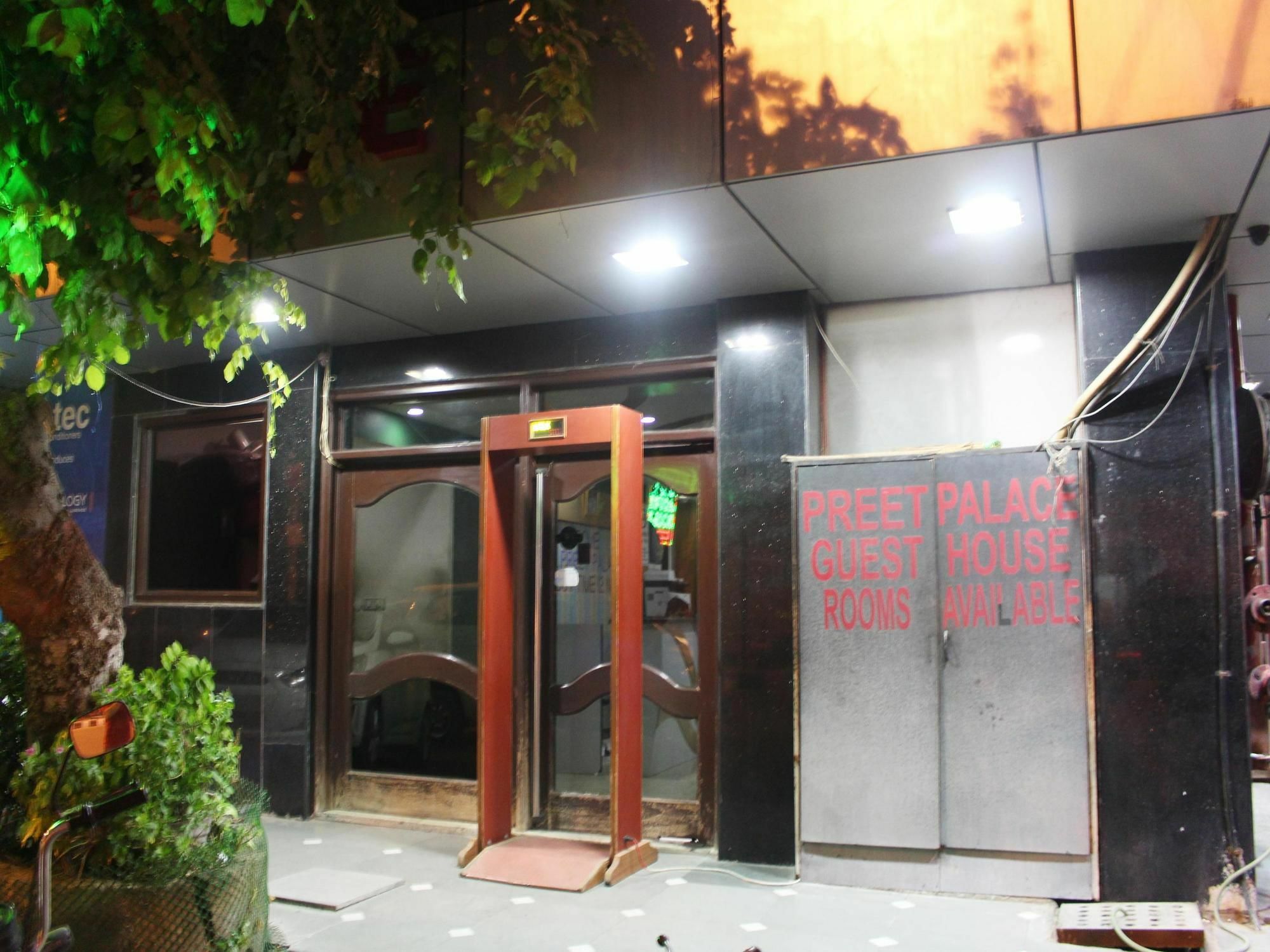 Oyo 2705 Hotel Preet Palace New Delhi Eksteriør bilde